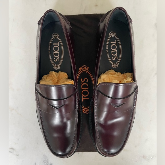 Tod’s Loafers in Leather - Picture 2 of 6